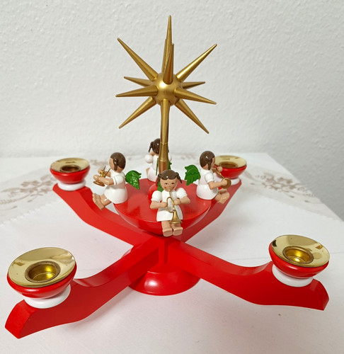Adventsleuchter aus holz rot - adventsleuchter,